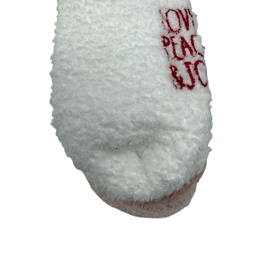 NWT Rae Dunn Cozy Fuzzy Crew Socks White Pink 4-Pair Pack Holiday Christmas OS